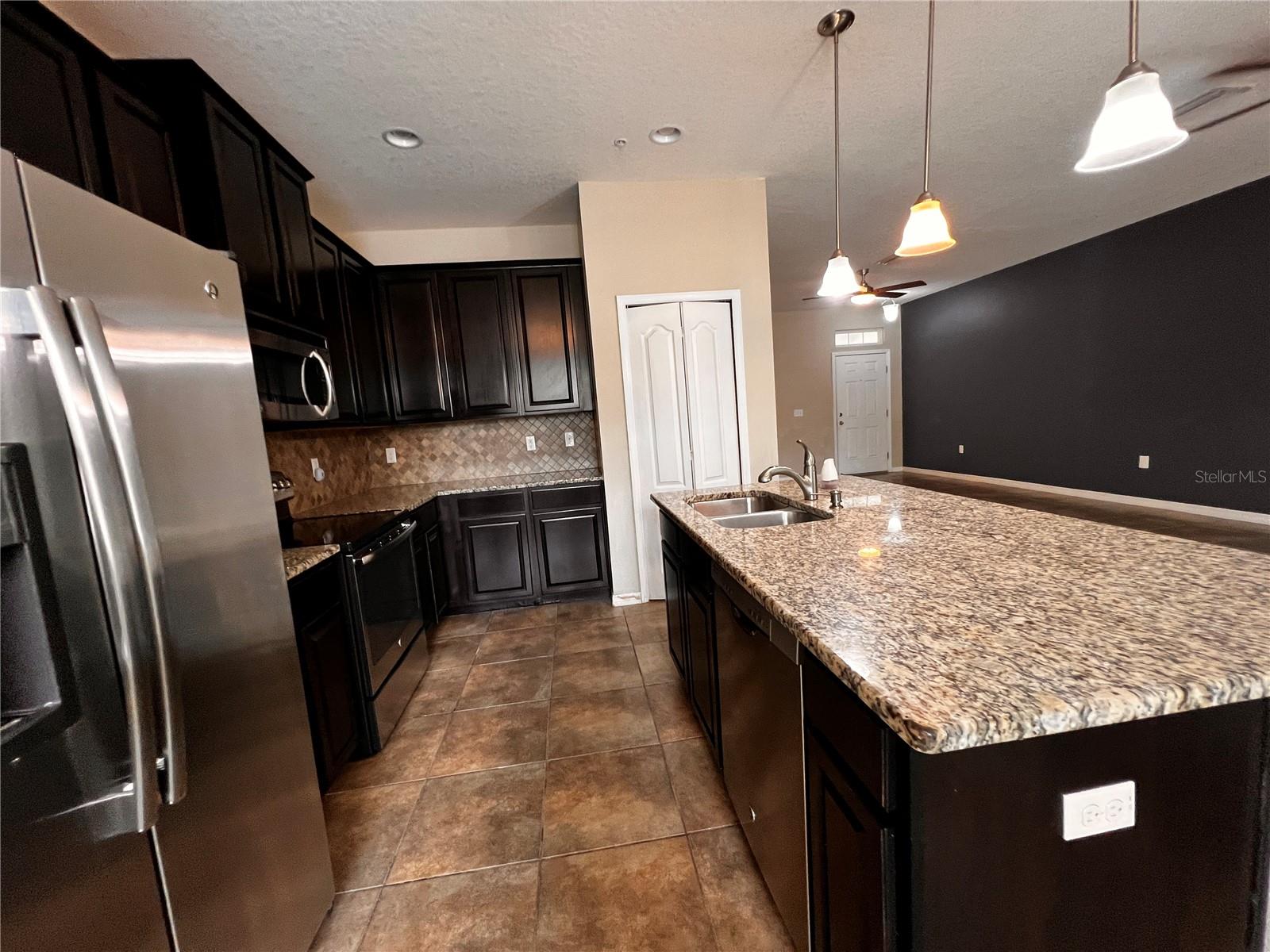 8613 ANDALUCIA FIELD DR — photo 4