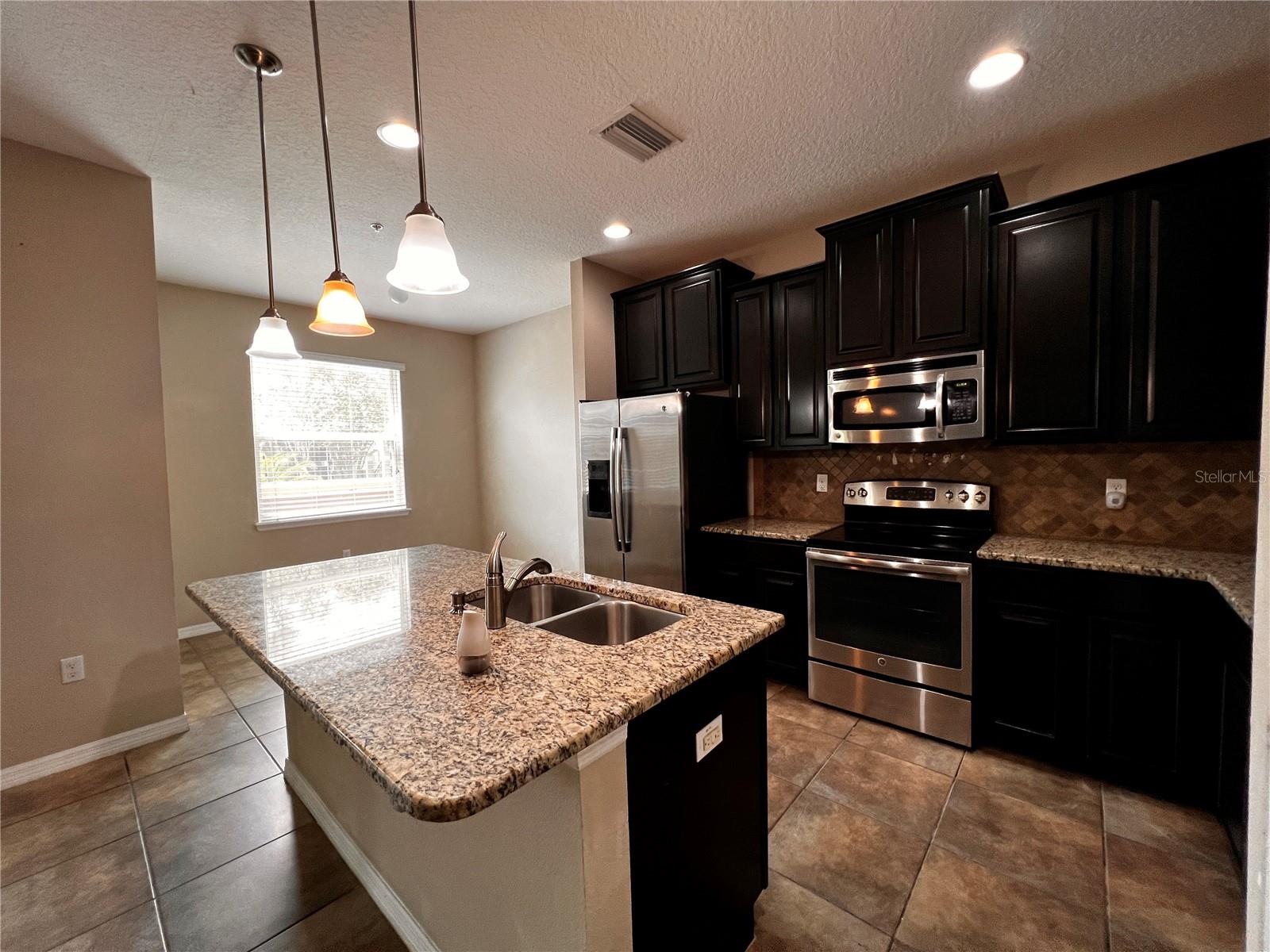 8613 ANDALUCIA FIELD DR — photo 3