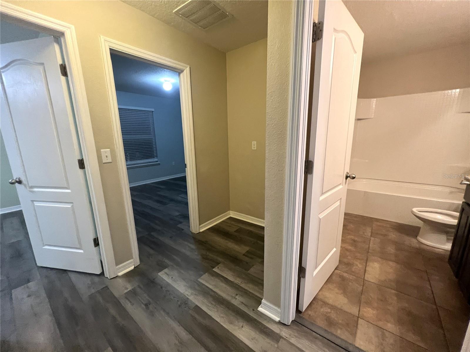 8613 ANDALUCIA FIELD DR — photo 10