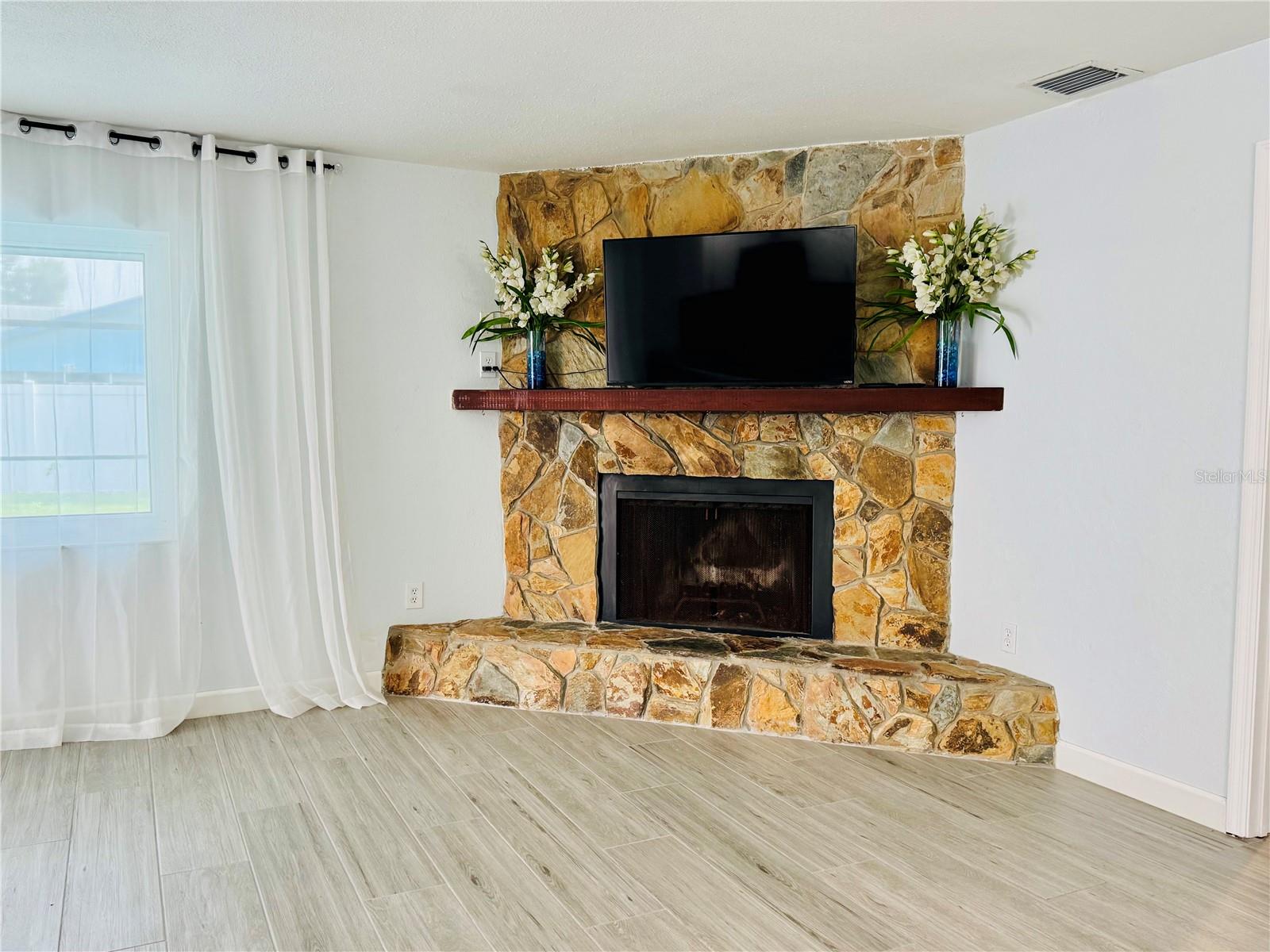 6511 JARVIS RD — photo 7