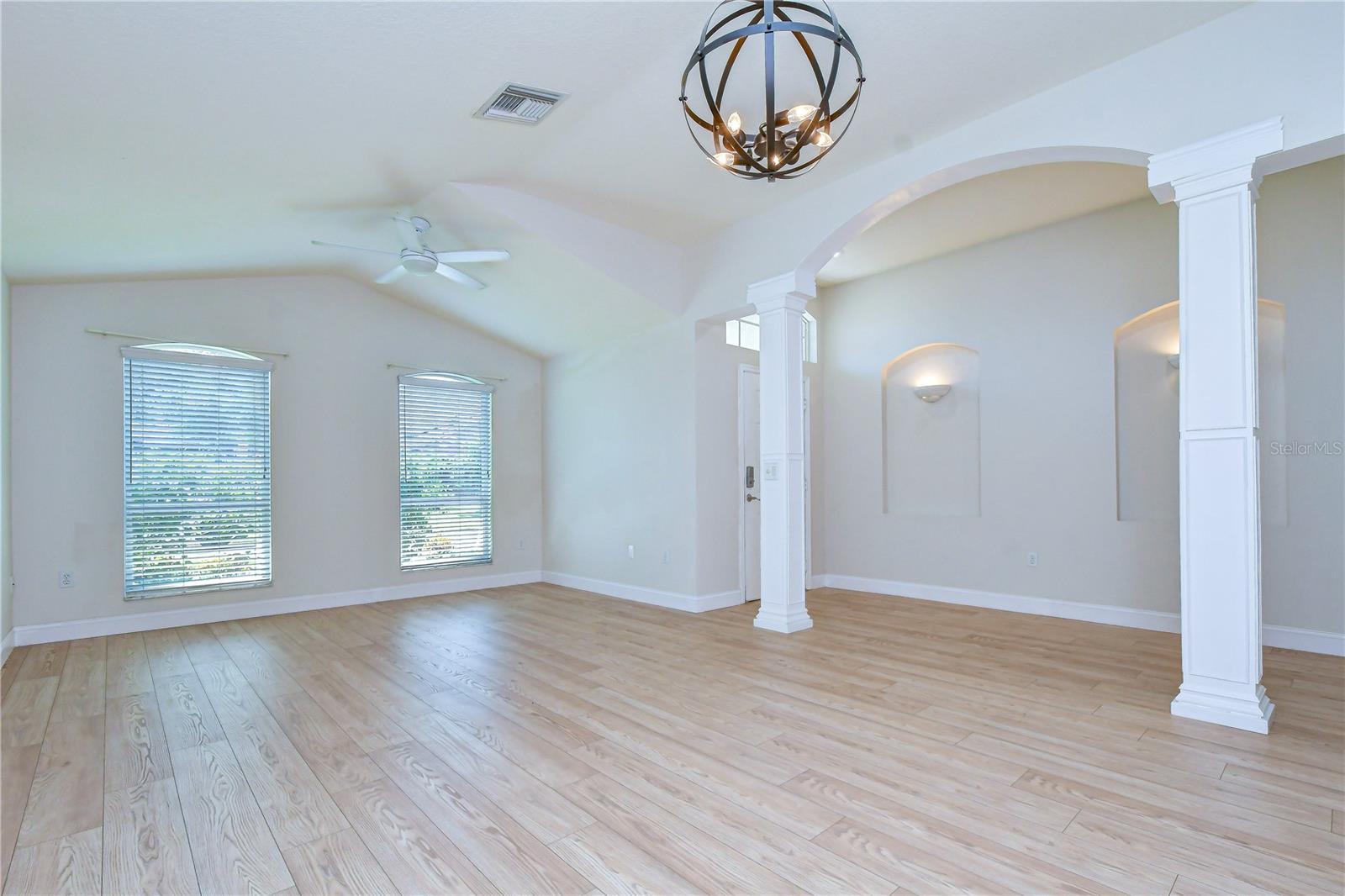19707 ELLENDALE DR — photo 7