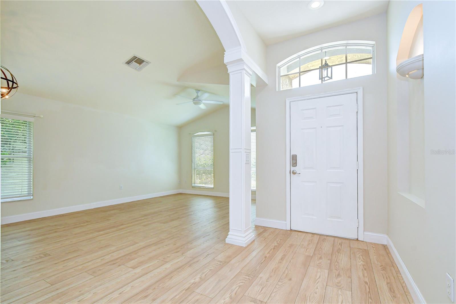 19707 ELLENDALE DR — photo 6