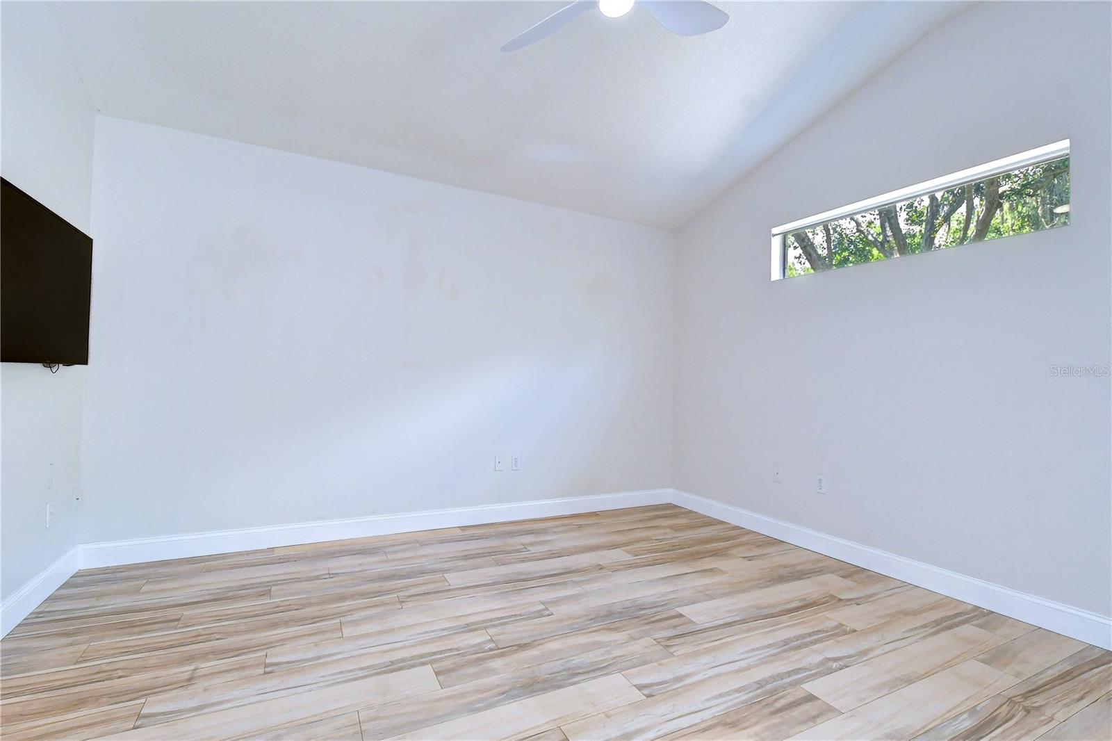 19707 ELLENDALE DR — photo 23