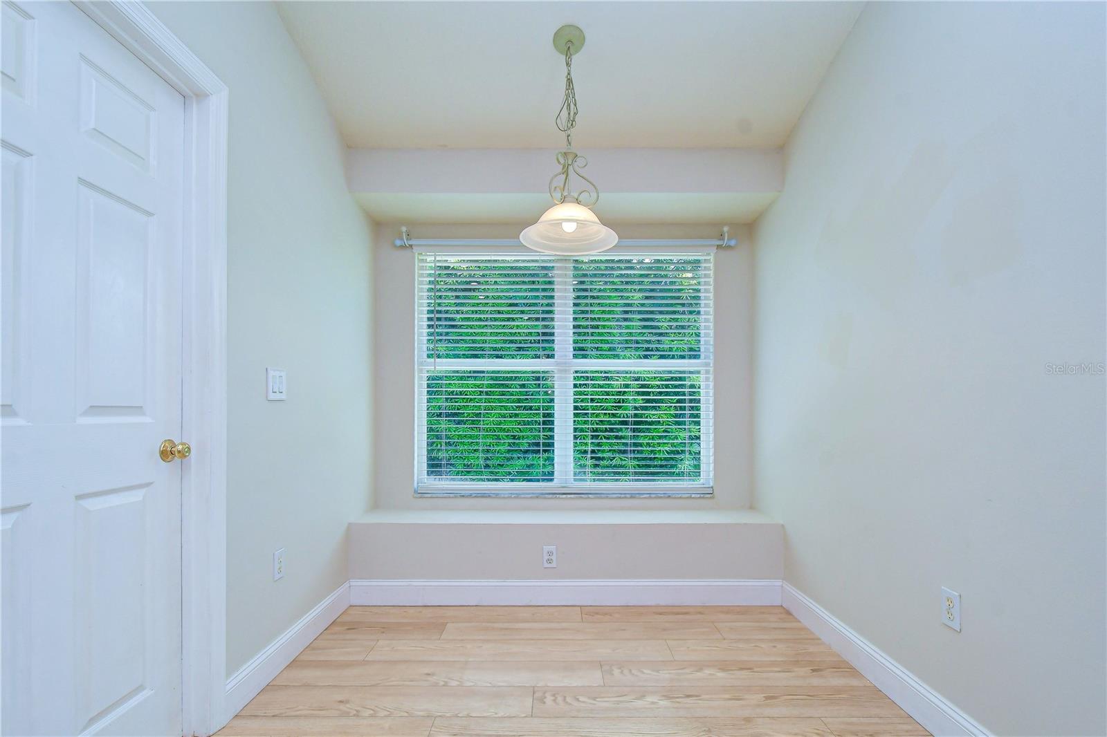 19707 ELLENDALE DR — photo 14