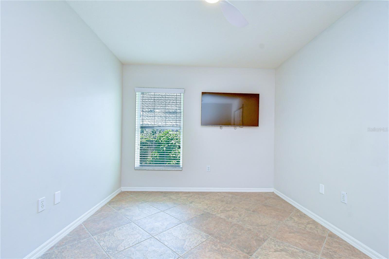 19707 ELLENDALE DR — photo 36