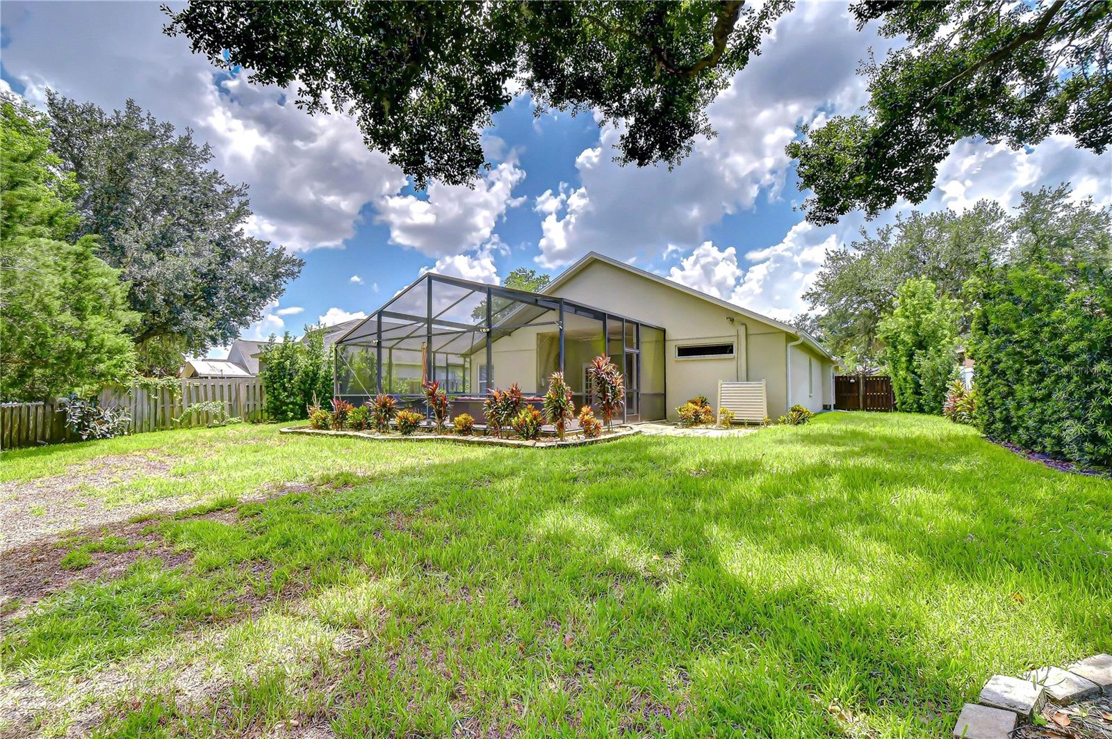 19707 ELLENDALE DR — photo 48