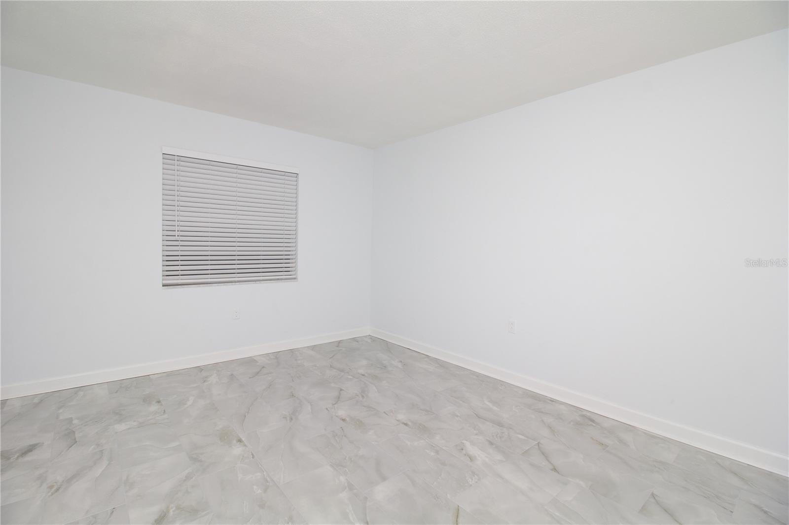 1115 RUE DES CHATEAUX #1A — photo 11