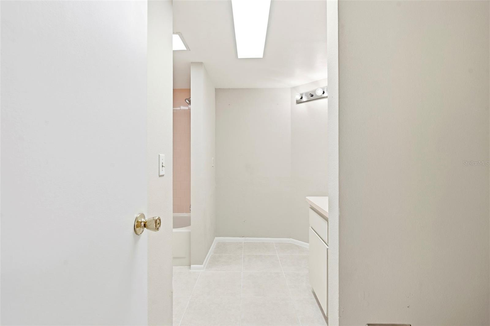 18813 GREEN PARK RD — photo 33