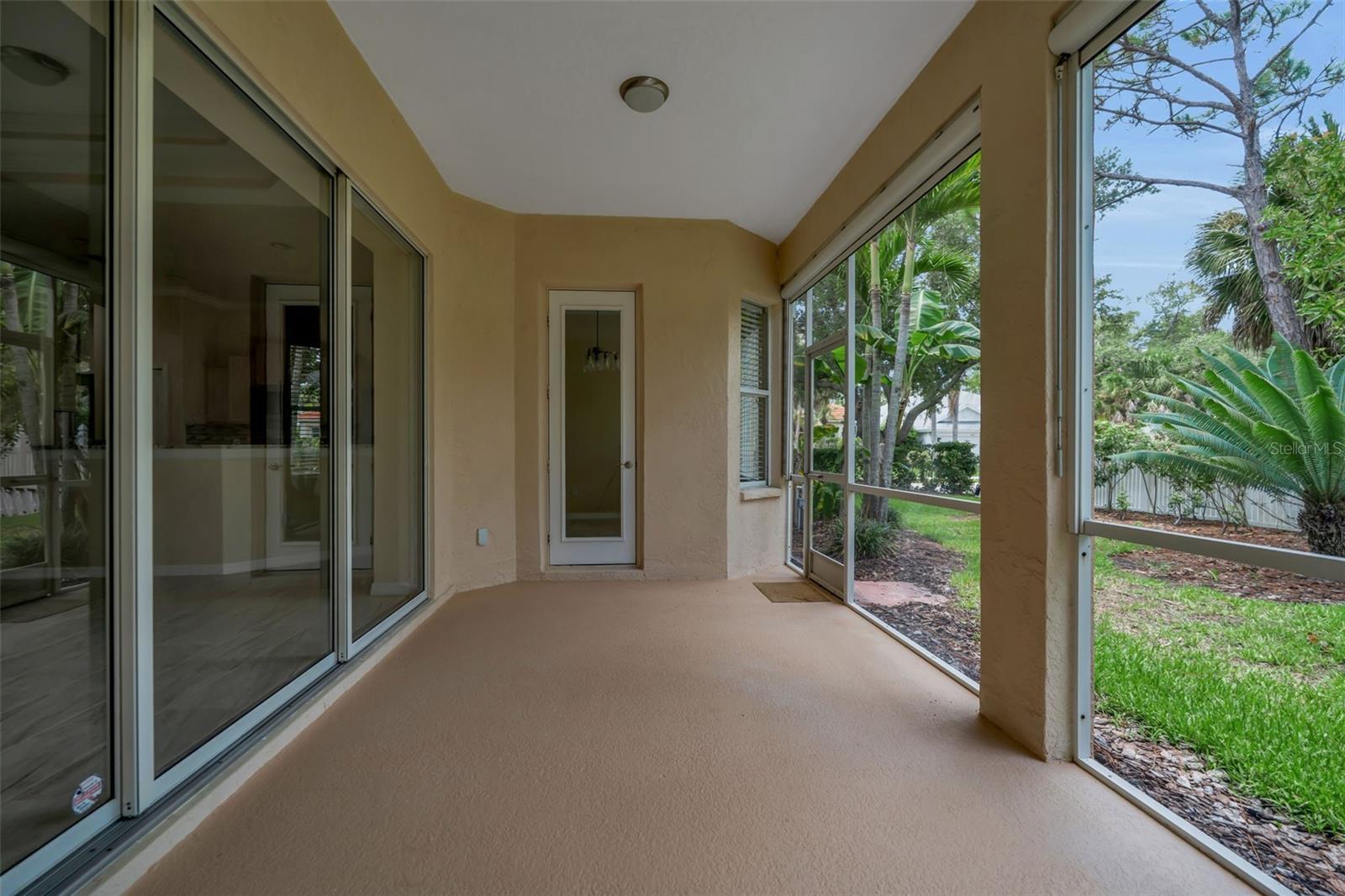 1036 OAK MEADOW LN — photo 37