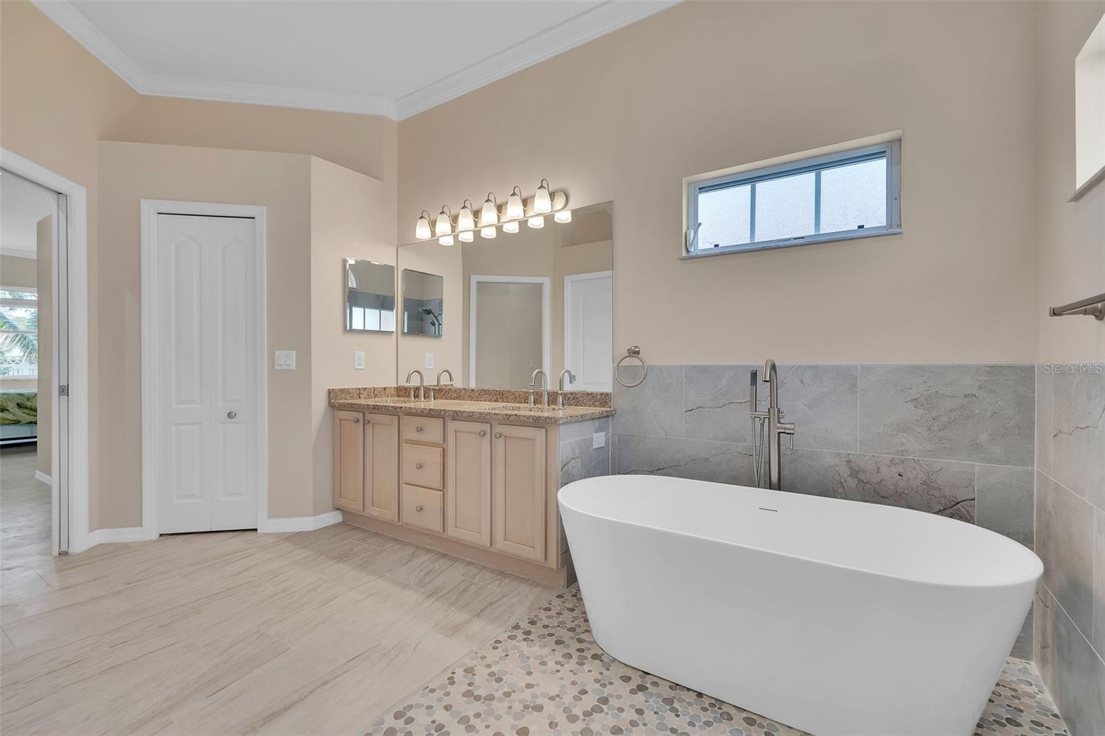 1036 OAK MEADOW LN — photo 16
