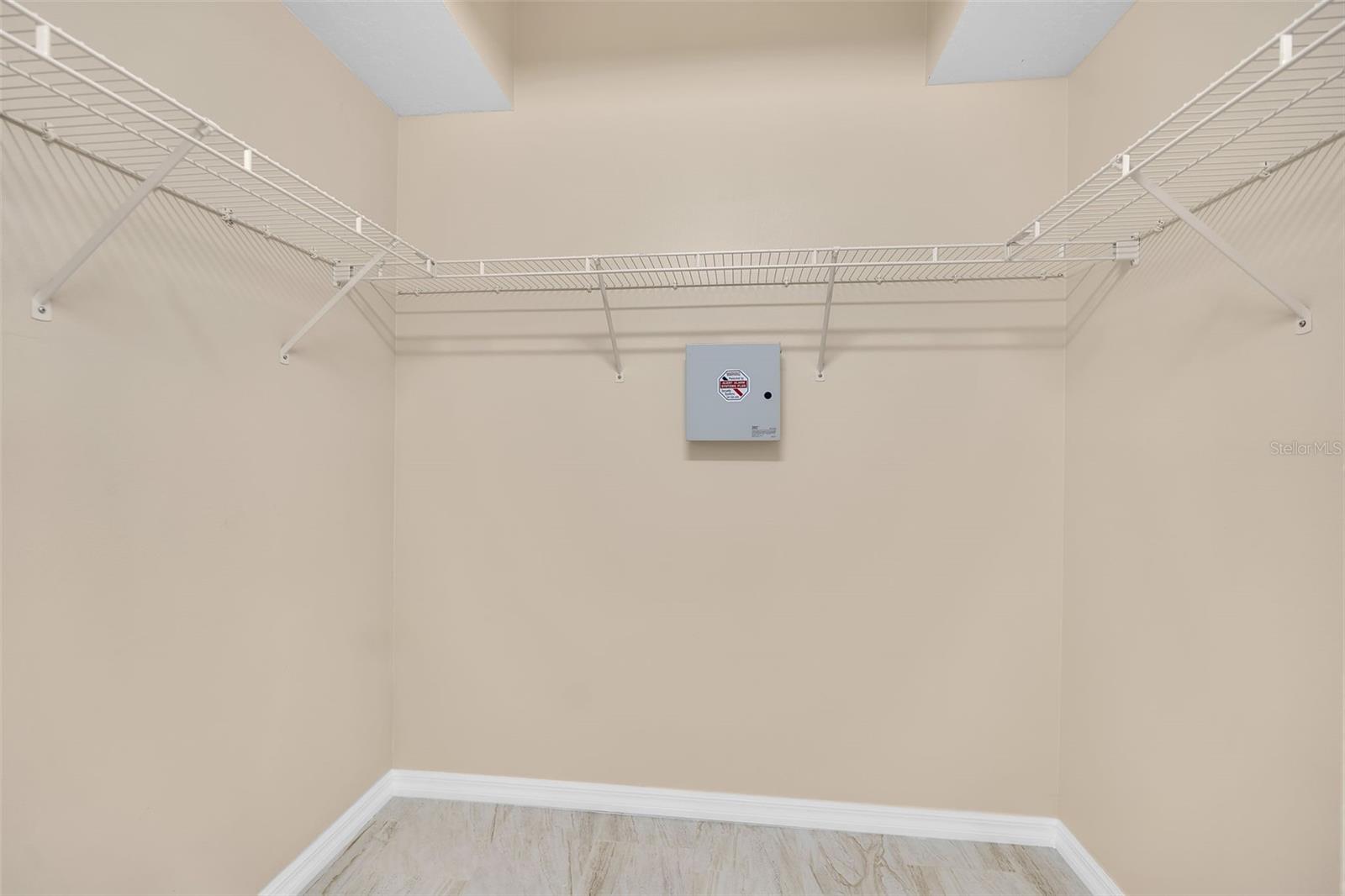 1036 OAK MEADOW LN — photo 42