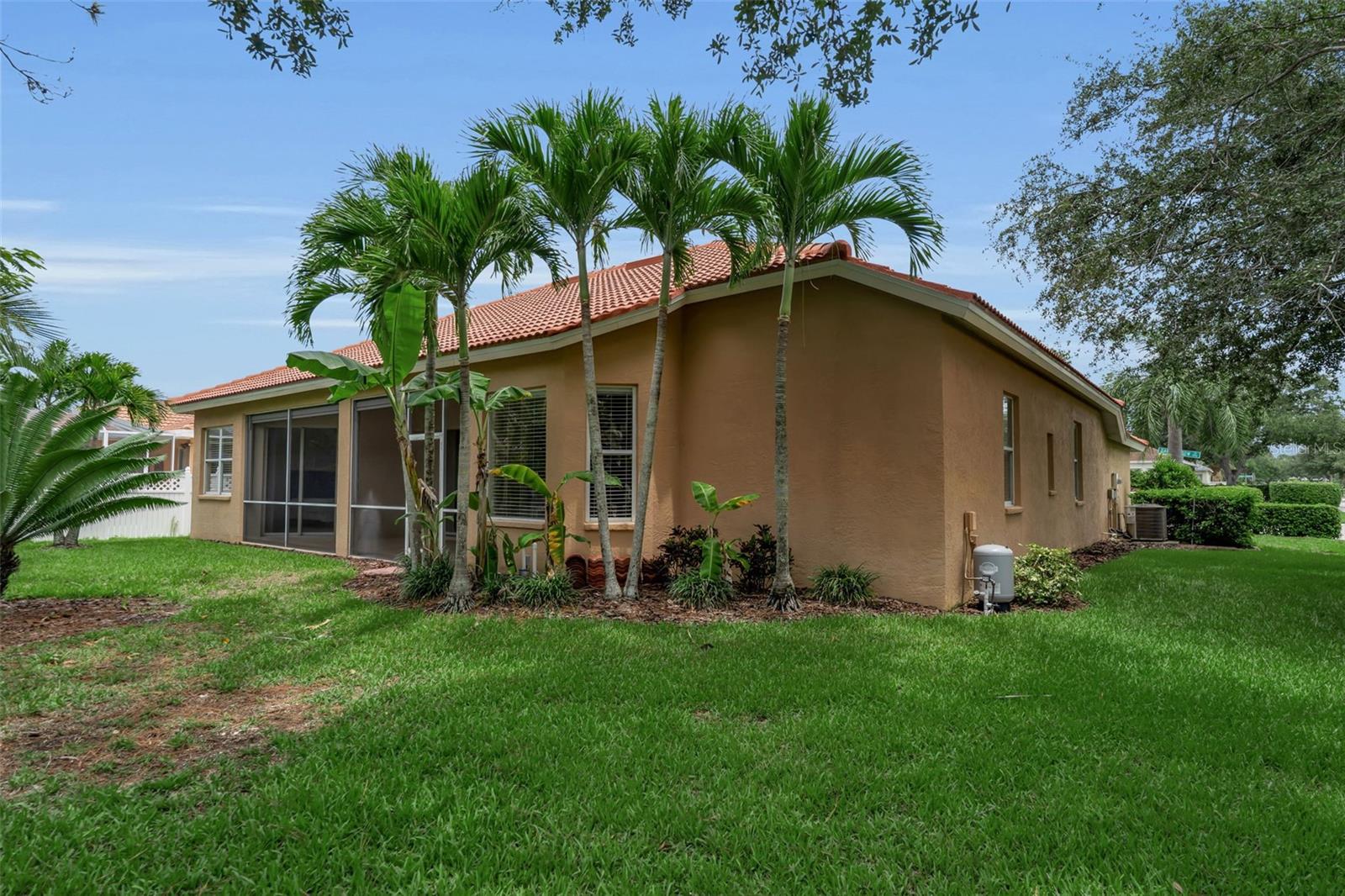 1036 OAK MEADOW LN — photo 48