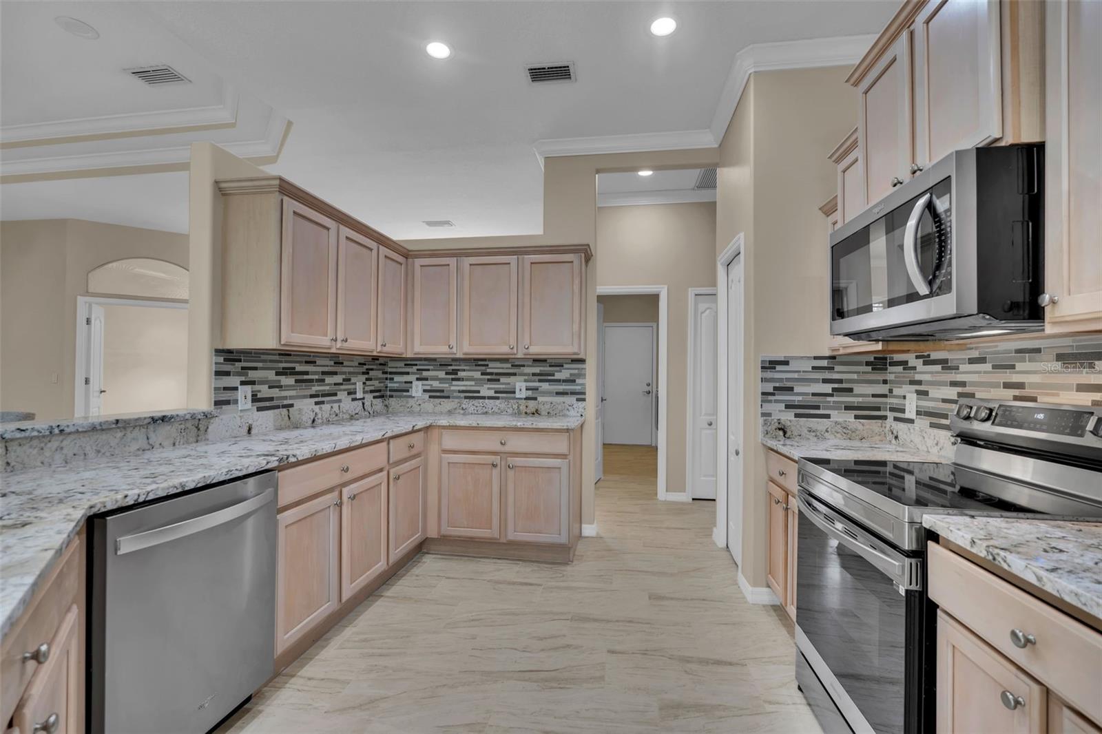 1036 OAK MEADOW LN — photo 7