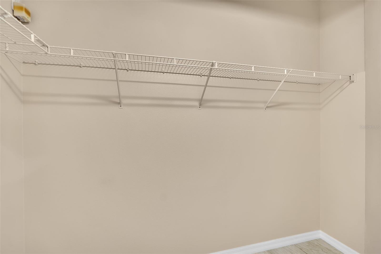 1036 OAK MEADOW LN — photo 43