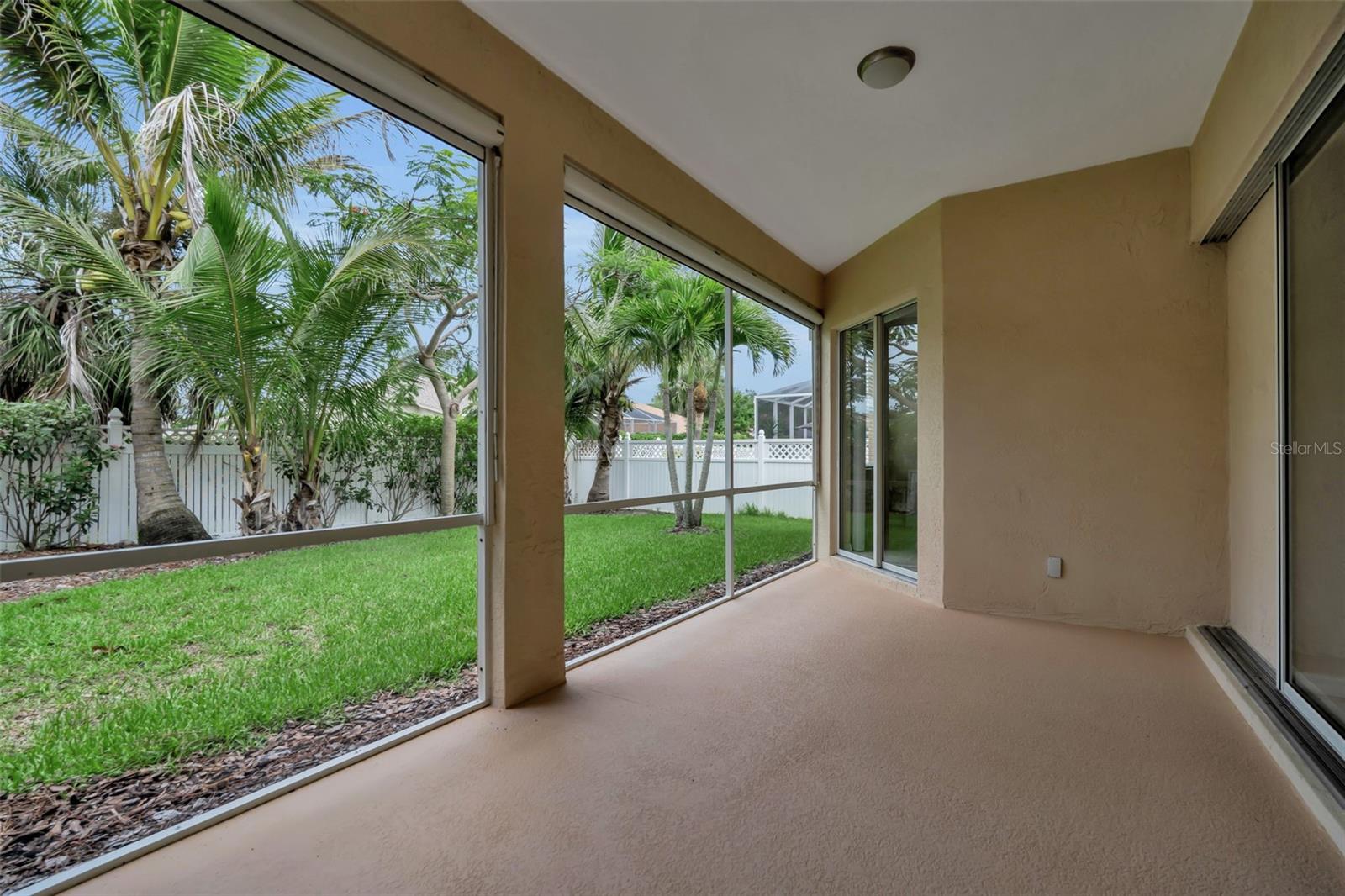 1036 OAK MEADOW LN — photo 38