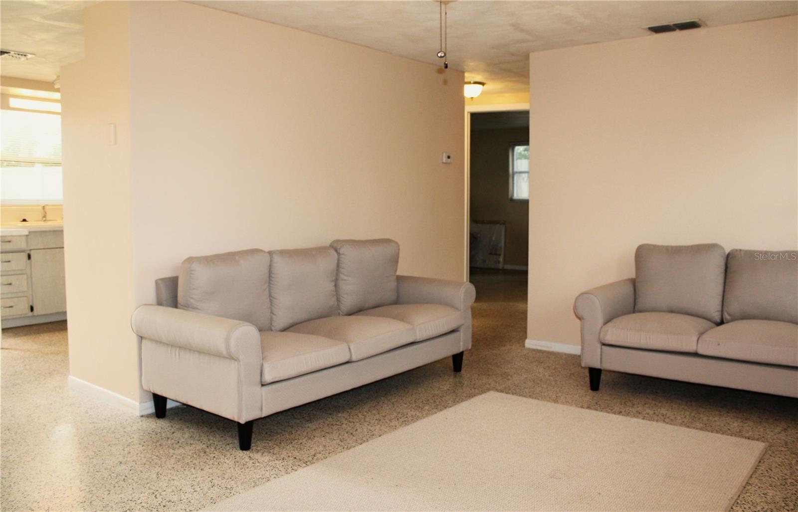 4619 IRENE LOOP — photo 3