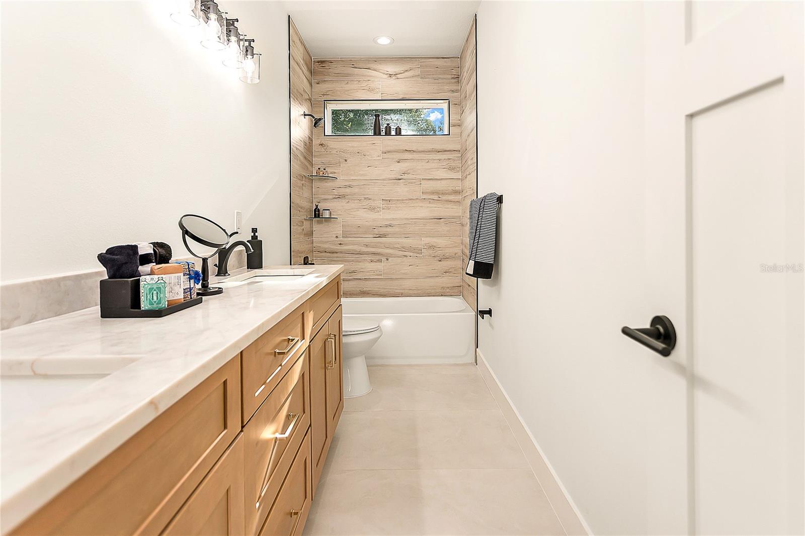 2922 W GIDDENS AVE — photo 14