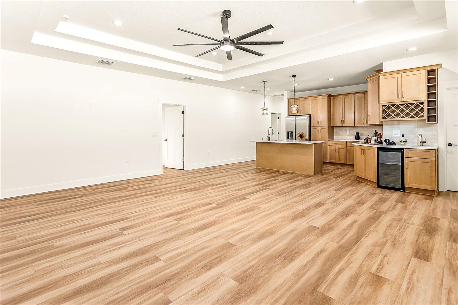 2922 W GIDDENS AVE — photo 9