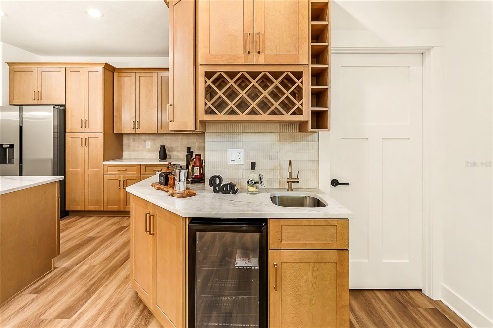 2922 W GIDDENS AVE — photo 8