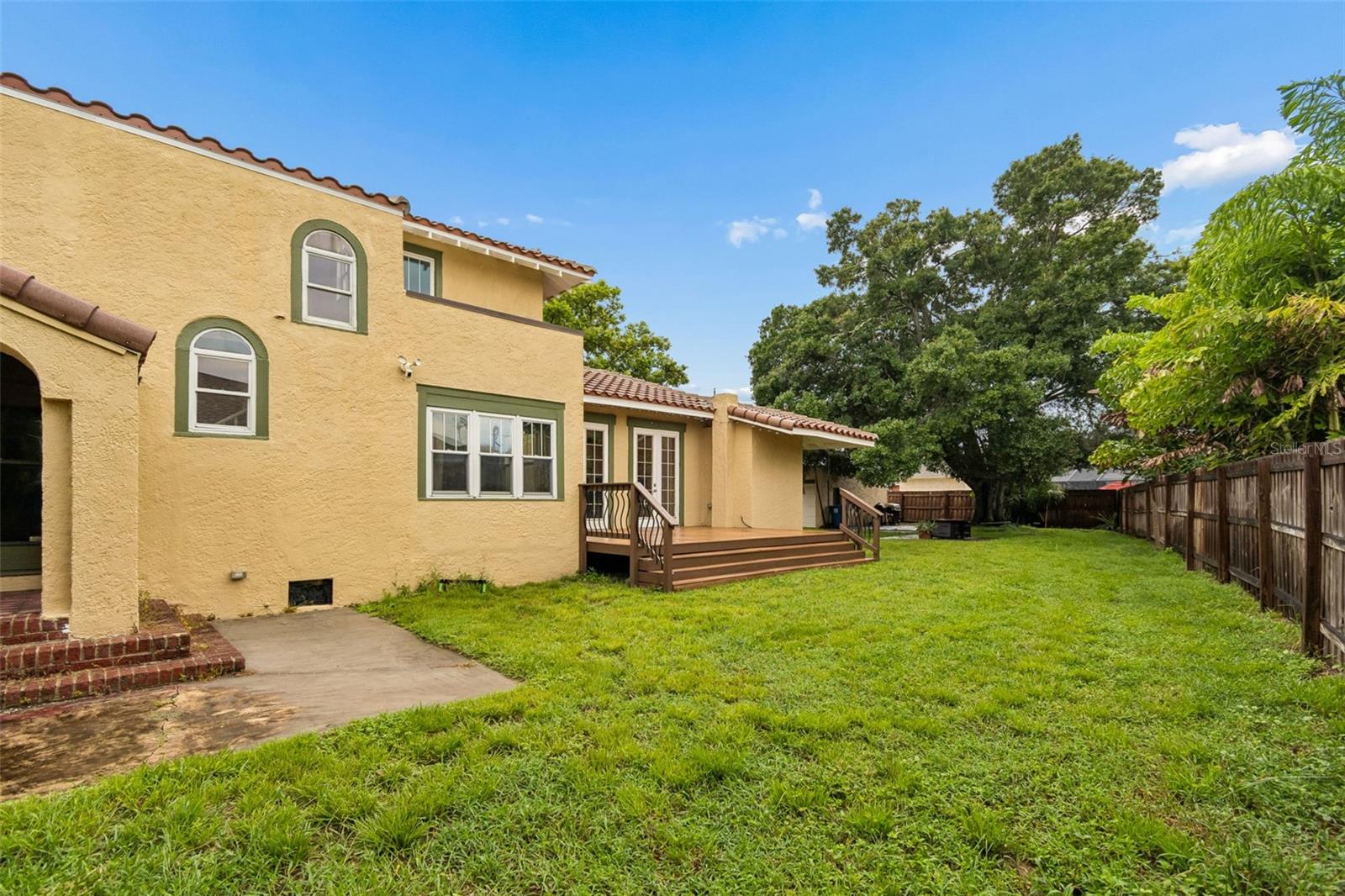 2518 GRANADA CIR E — photo 43