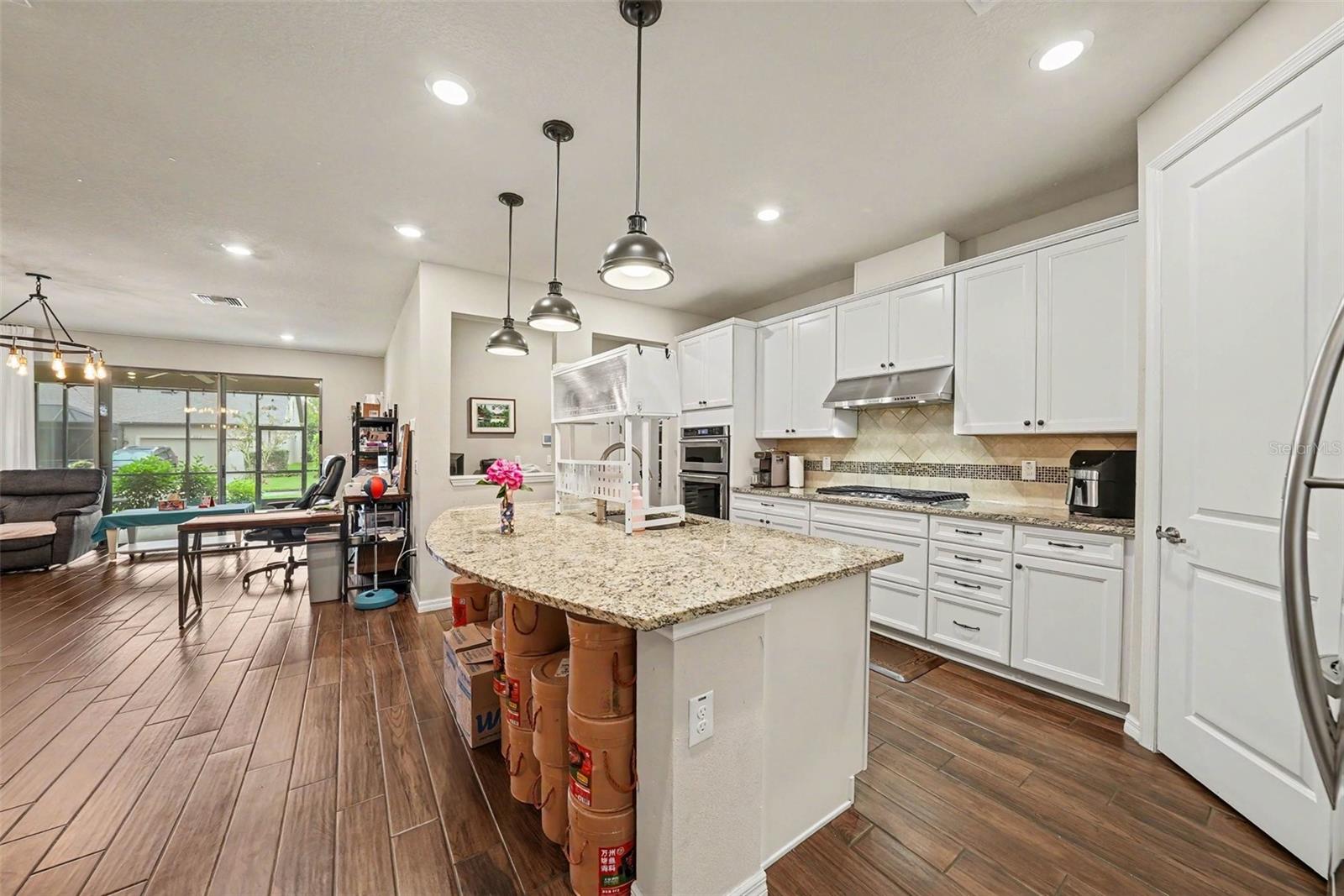 12890 PAYTON ST — photo 17