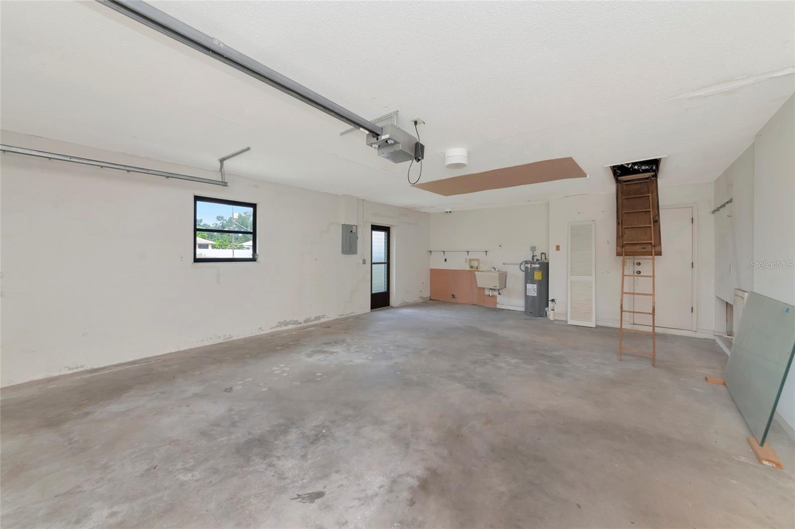 11910 SARAGOSSA LN — photo 45
