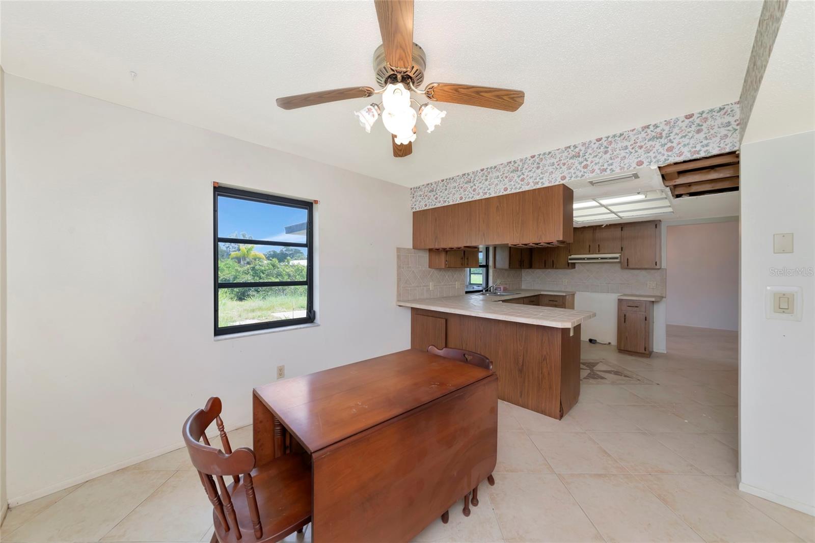 11910 SARAGOSSA LN — photo 11