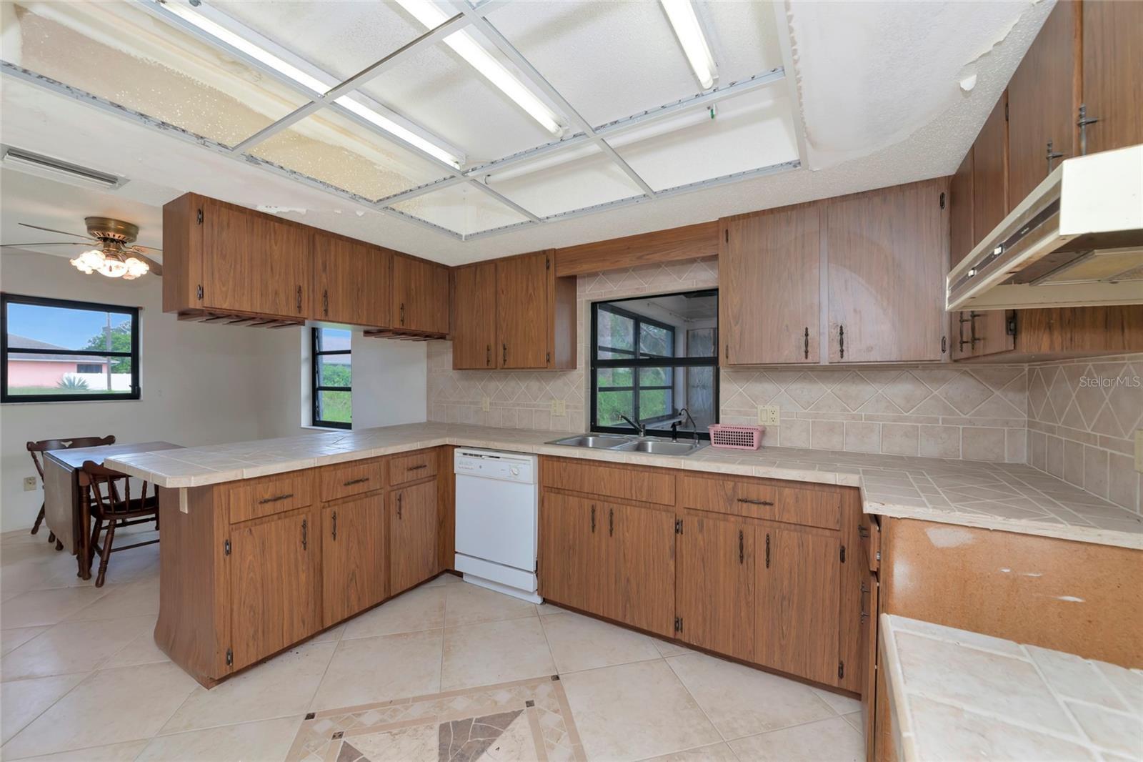 11910 SARAGOSSA LN — photo 9