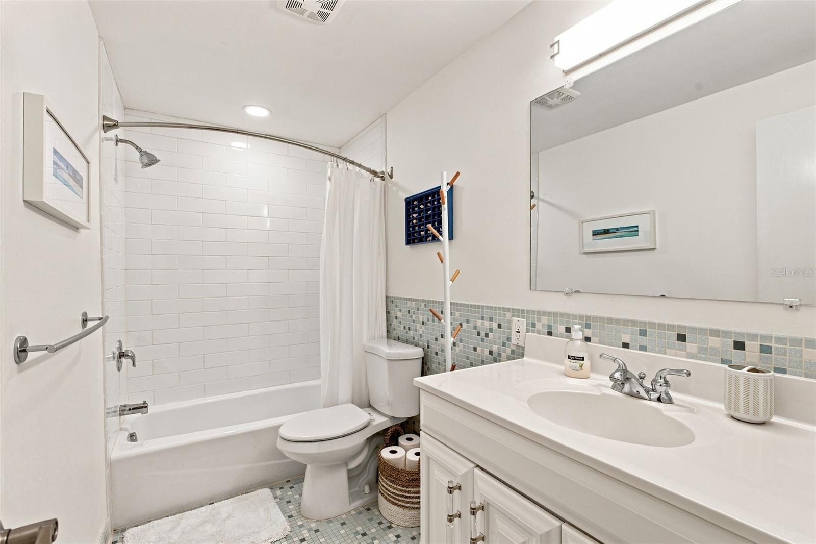 3868 CATALINA DR — photo 19