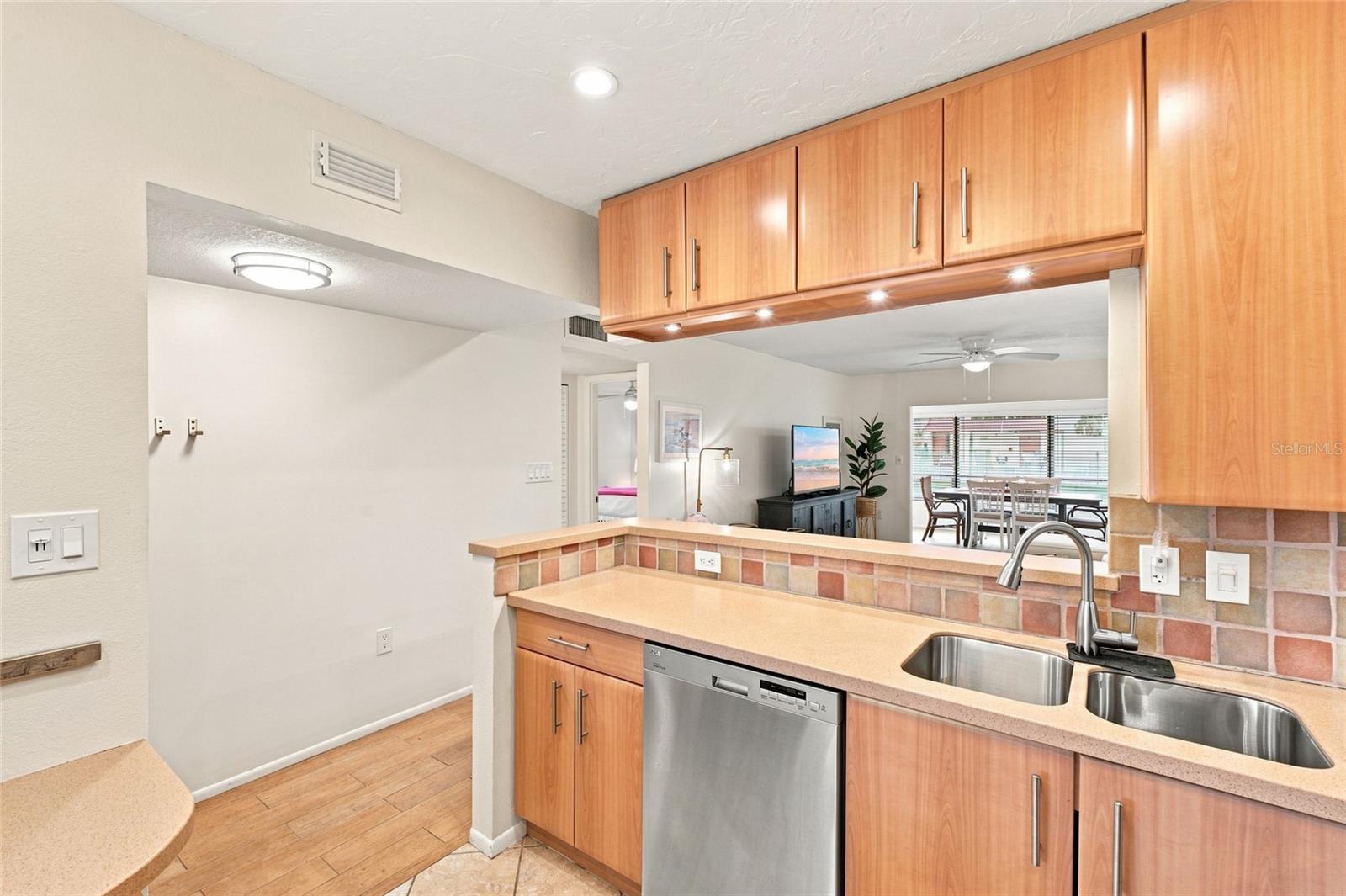 3868 CATALINA DR — photo 6