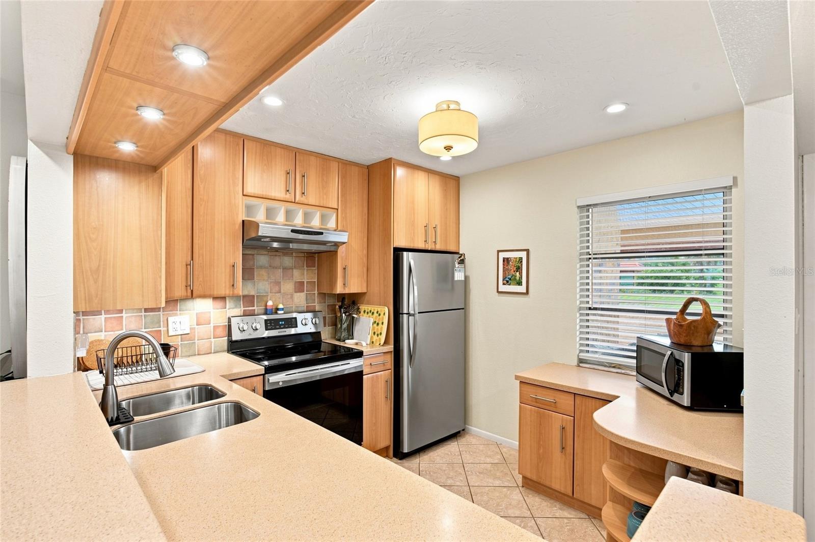 3868 CATALINA DR — photo 5