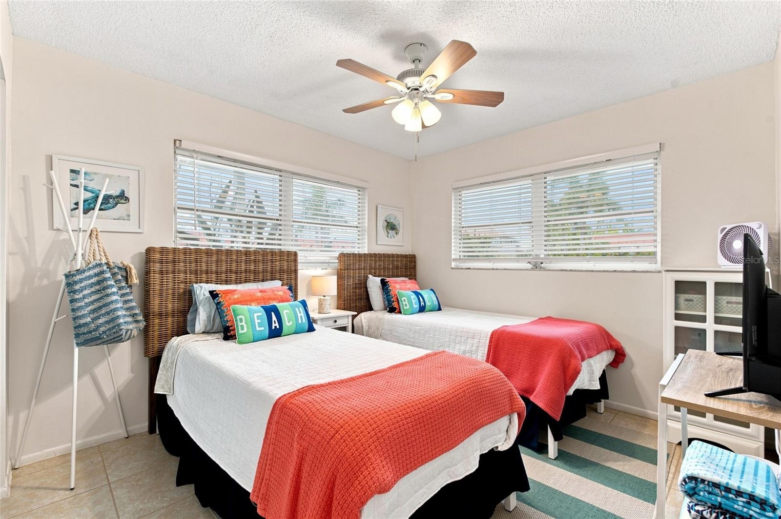 3868 CATALINA DR — photo 17