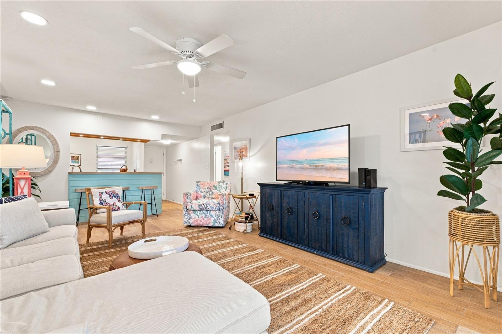 3868 CATALINA DR — photo 11