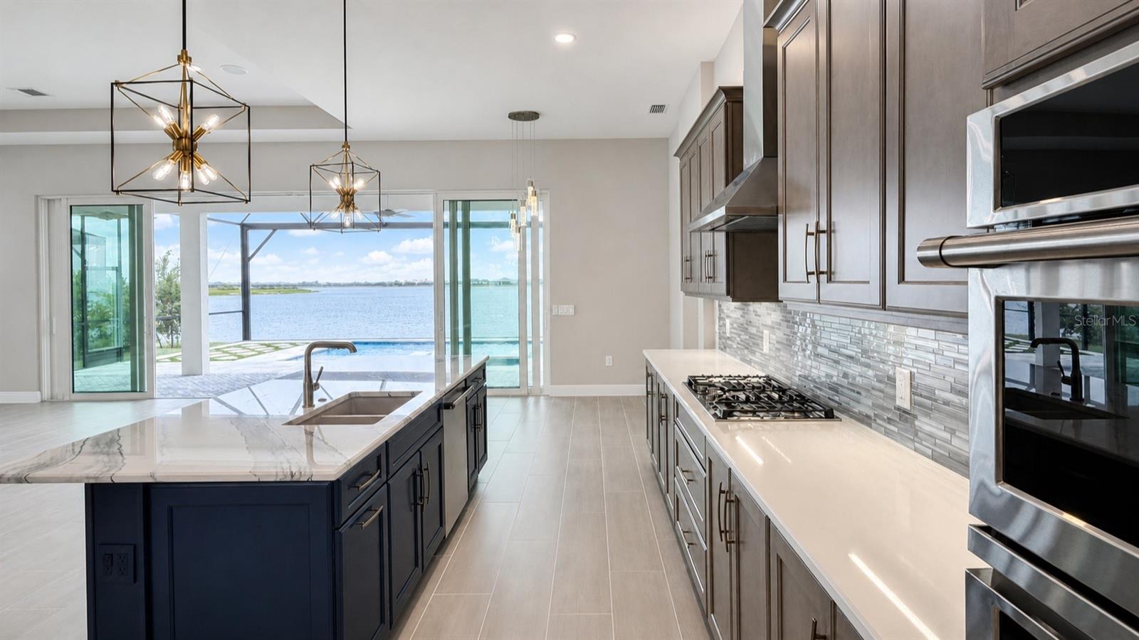 812 BLUE SHELL LOOP — photo 15