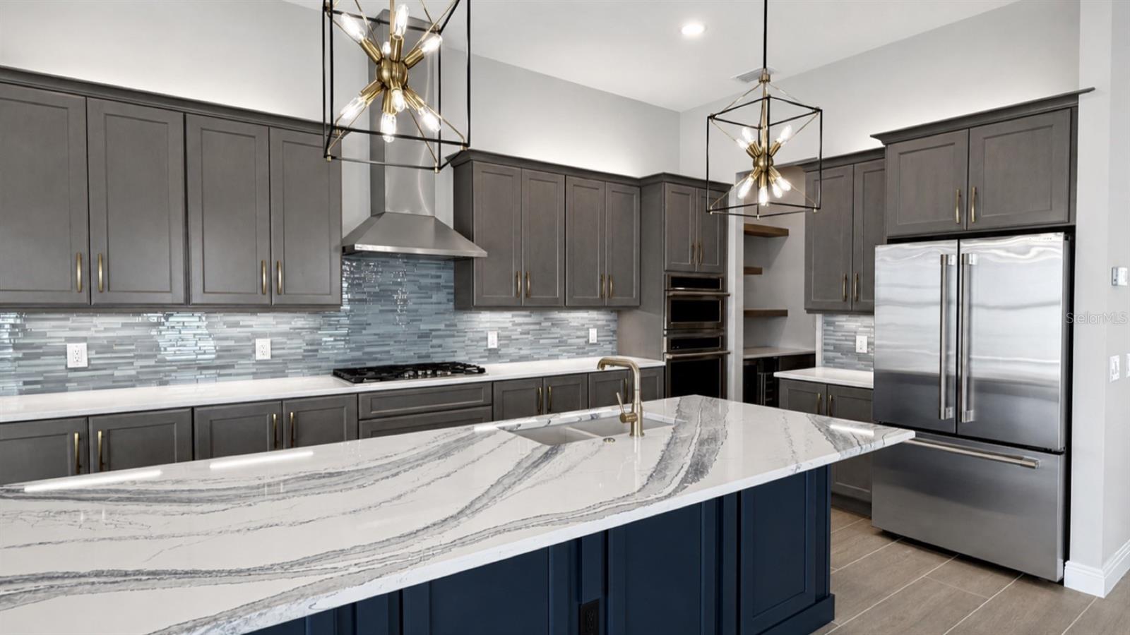 812 BLUE SHELL LOOP — photo 13