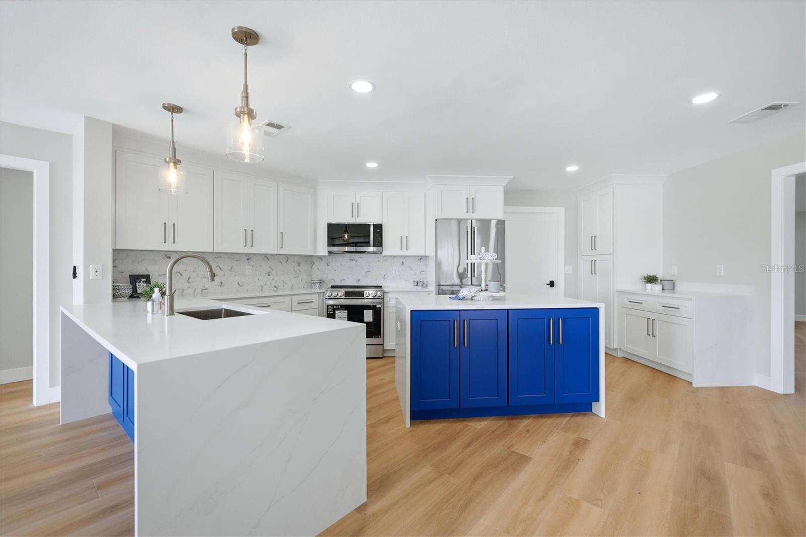 8822 MISTY CREEK DR — photo 14