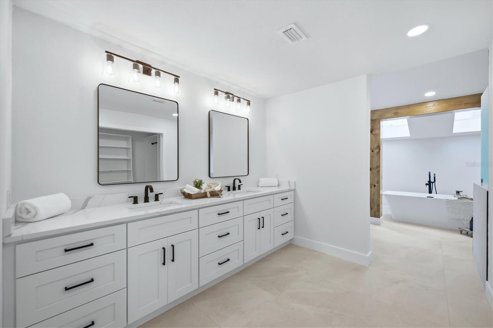 8822 MISTY CREEK DR — photo 28