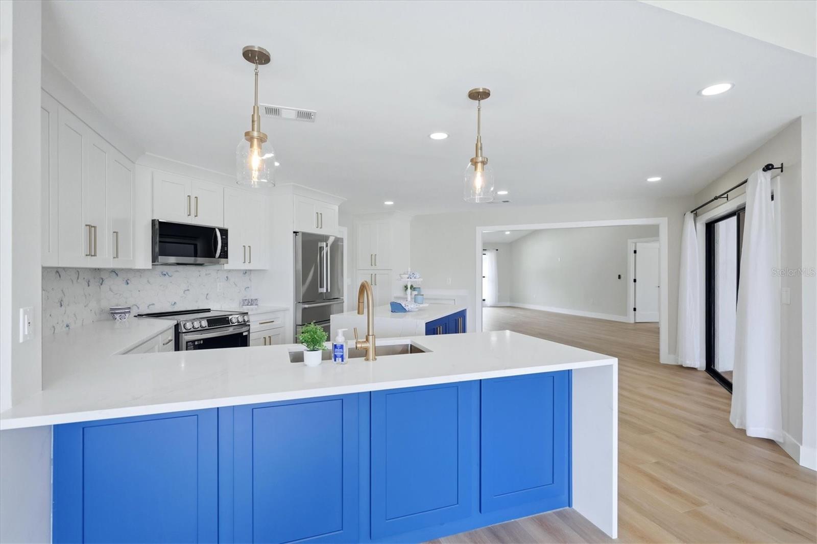 8822 MISTY CREEK DR — photo 15
