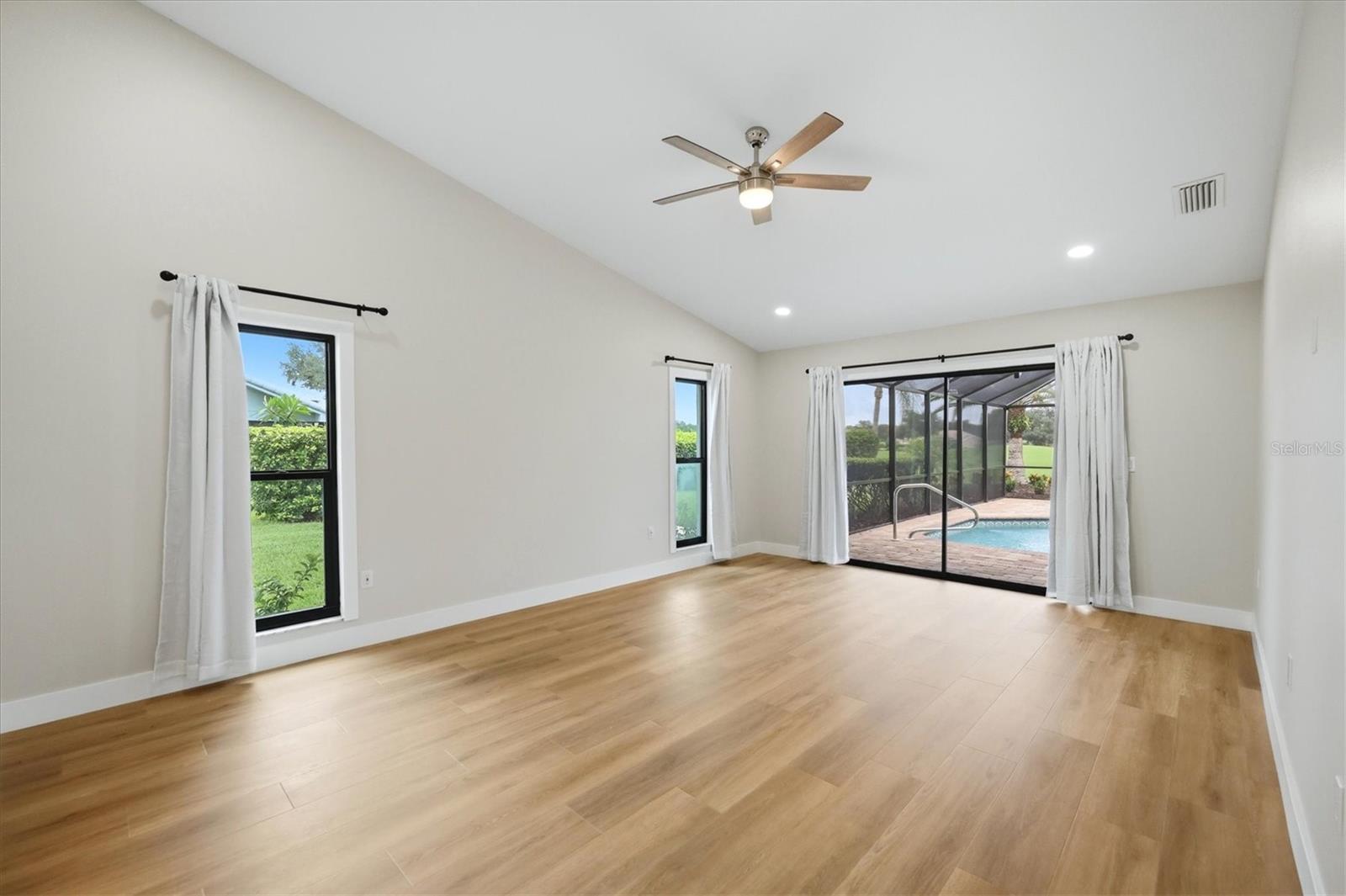 8822 MISTY CREEK DR — photo 25