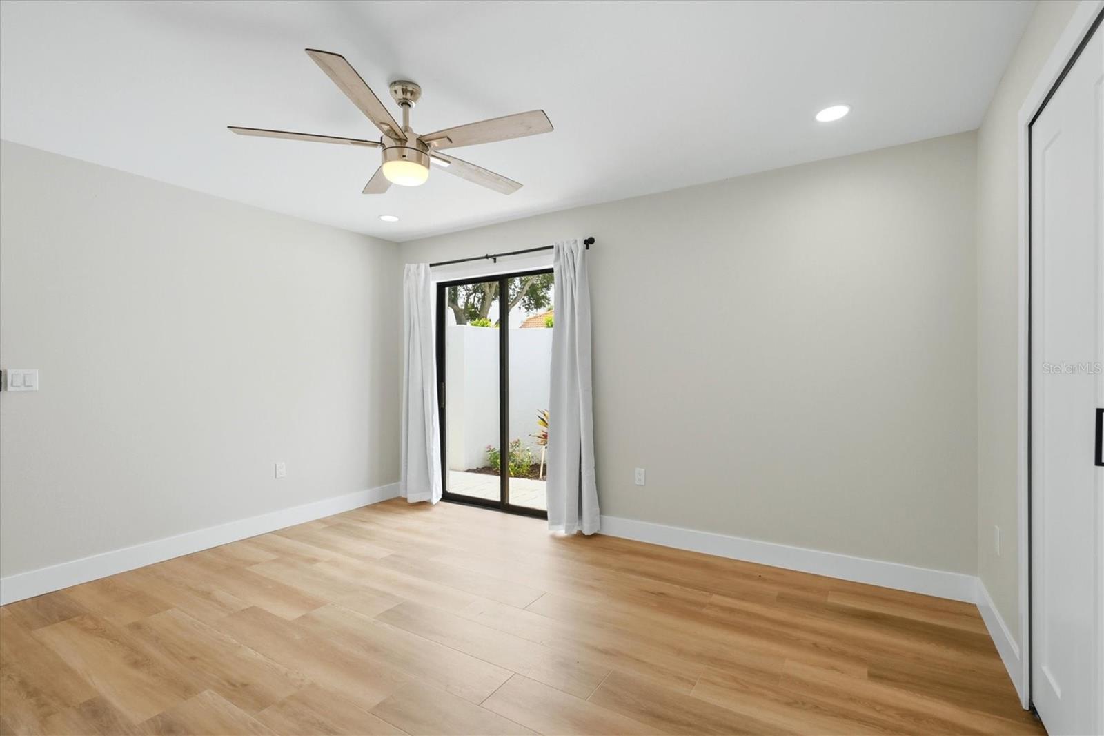 8822 MISTY CREEK DR — photo 38