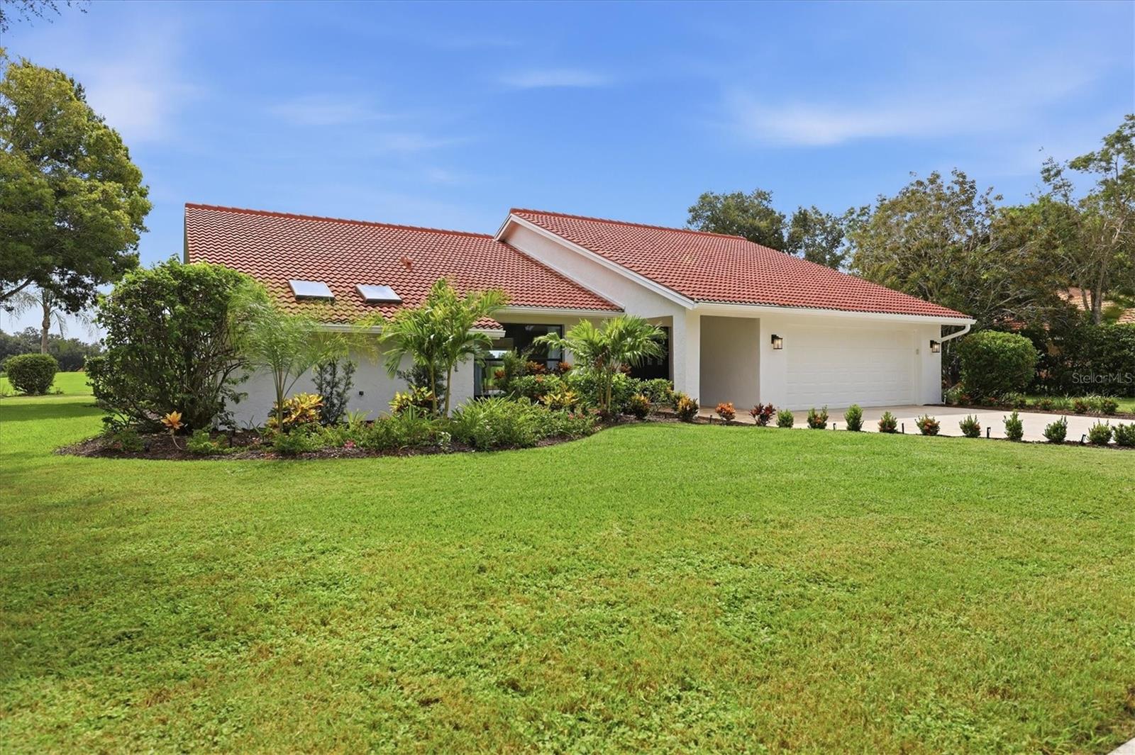 8822 MISTY CREEK DR — photo 2