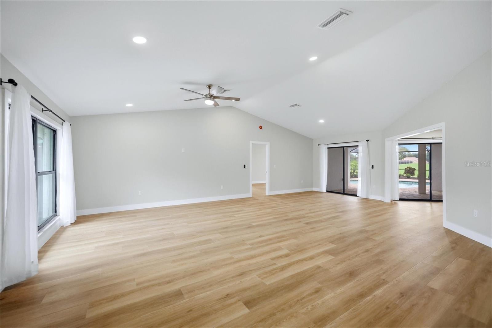 8822 MISTY CREEK DR — photo 11