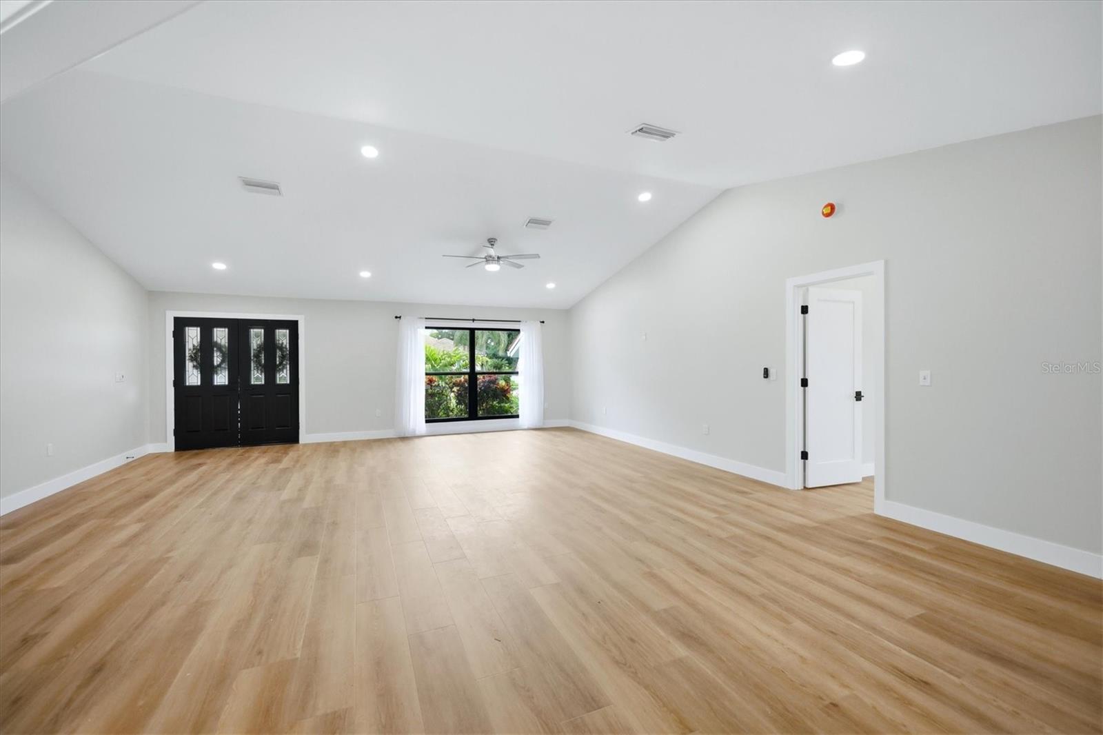 8822 MISTY CREEK DR — photo 5