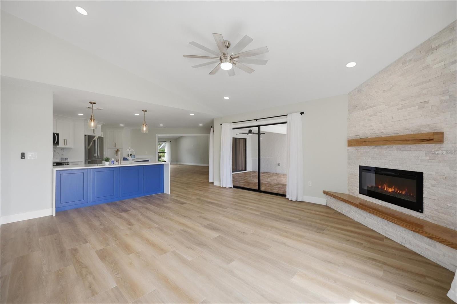 8822 MISTY CREEK DR — photo 19