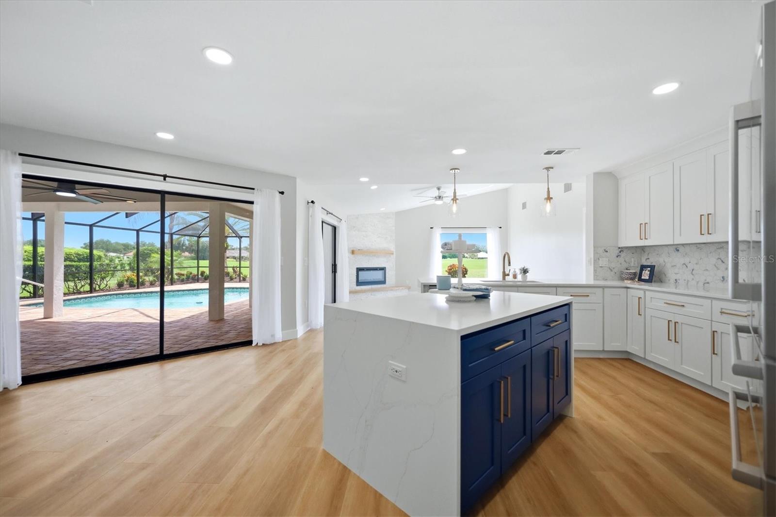 8822 MISTY CREEK DR — photo 18