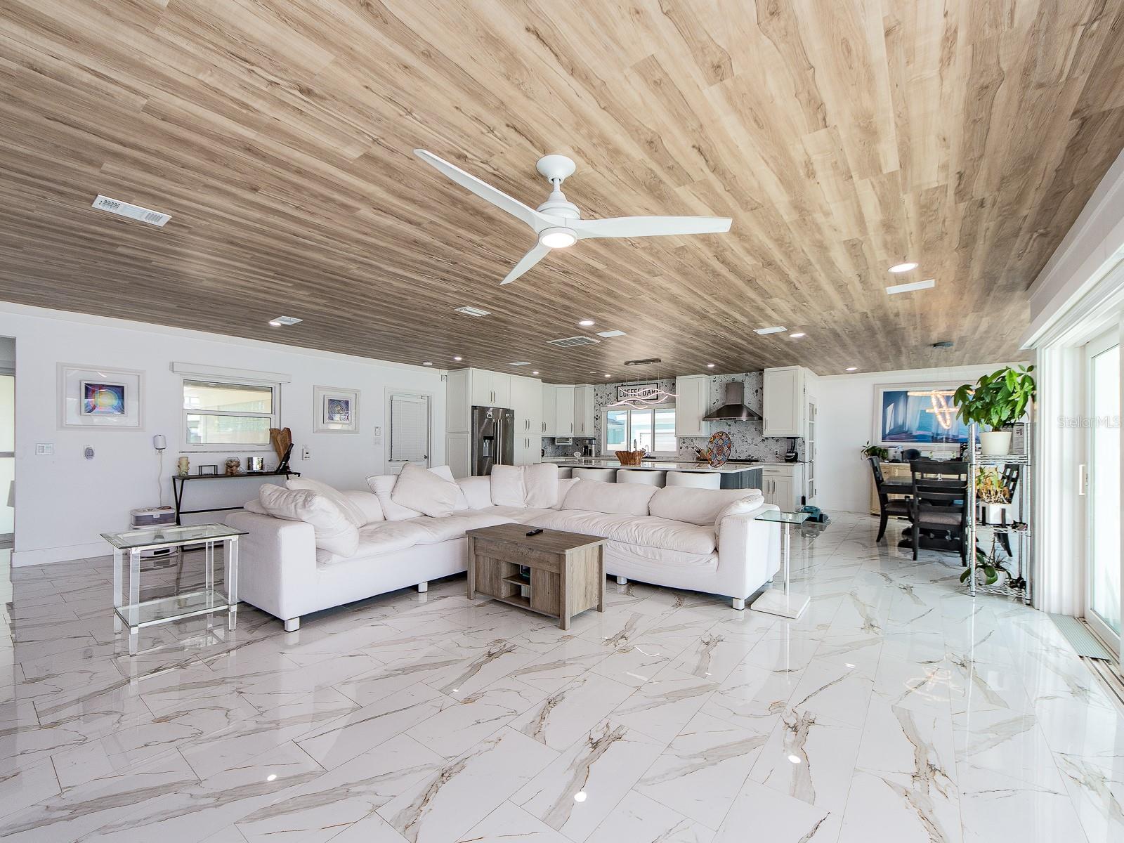 1826 VENETIAN POINT DR — photo 9
