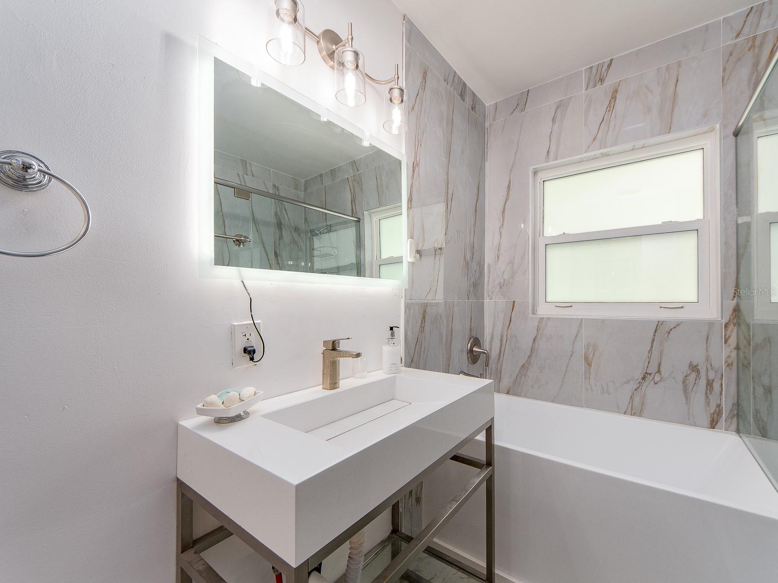 1826 VENETIAN POINT DR — photo 31