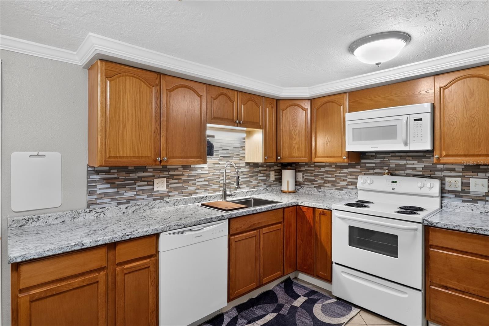 7212 WEDGEWOOD DR — photo 19