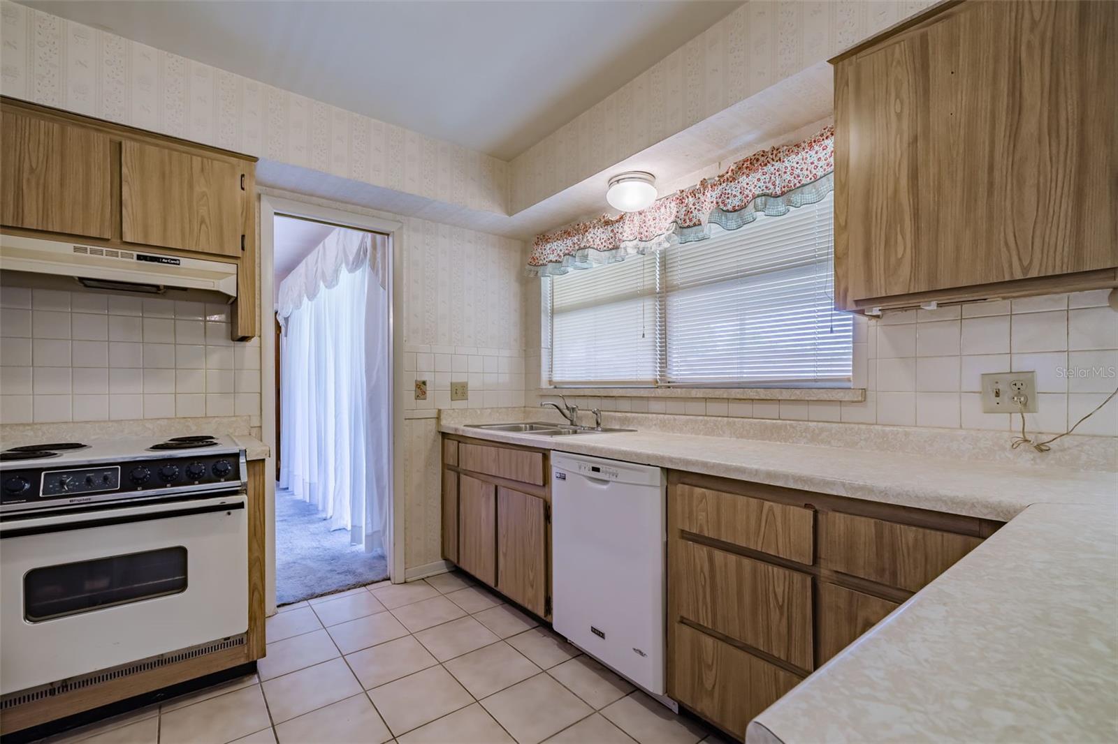 5004 S HESPERIDES ST — photo 15