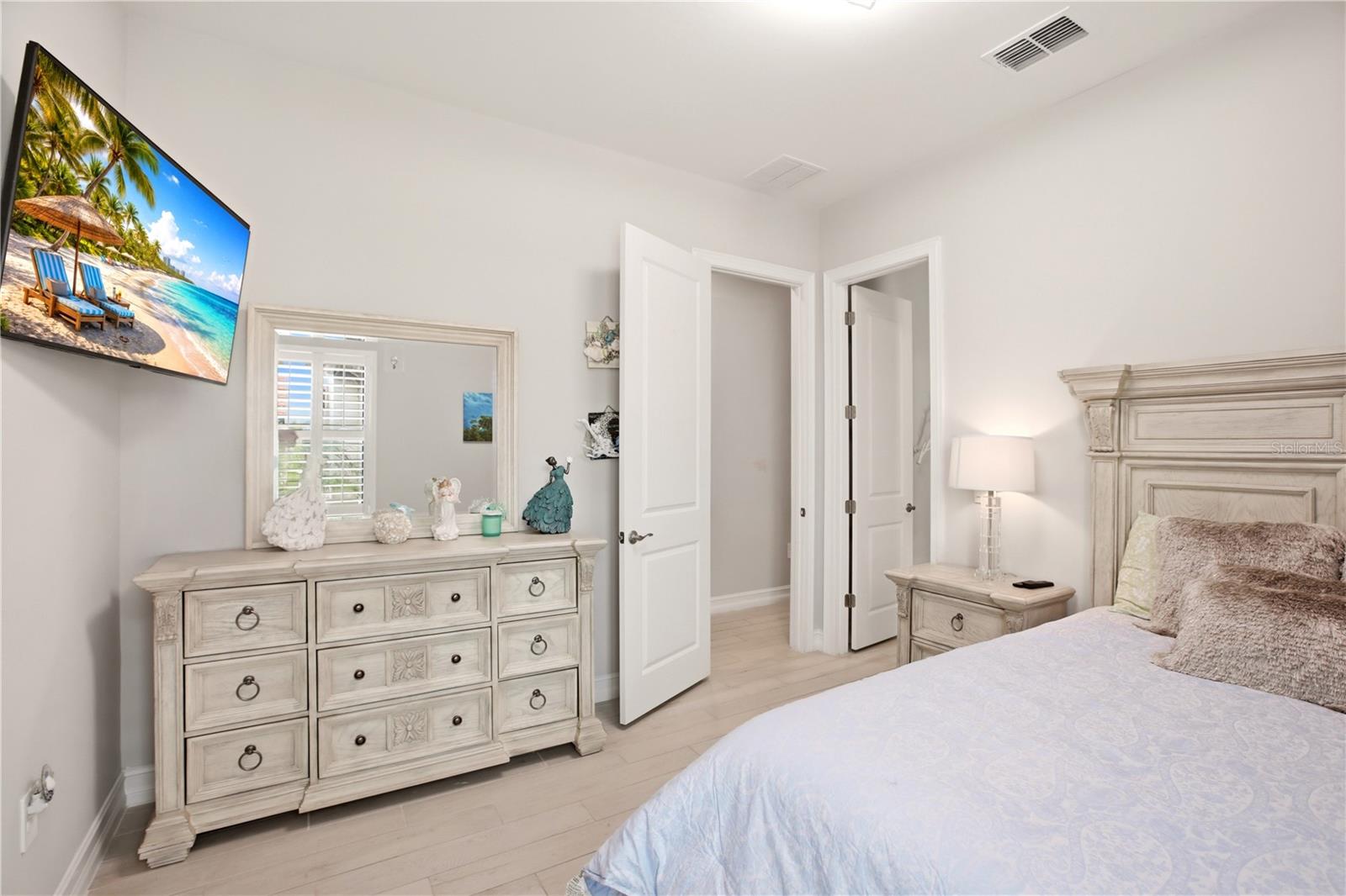 617 MARAVIYA BLVD — photo 43